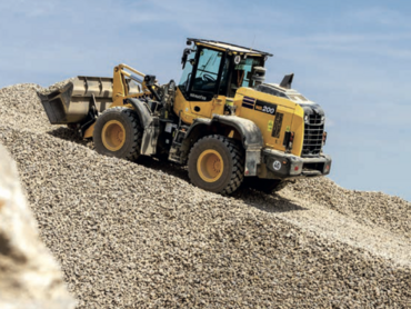Nová posila: Špičkový nakladač KOMATSU WA200